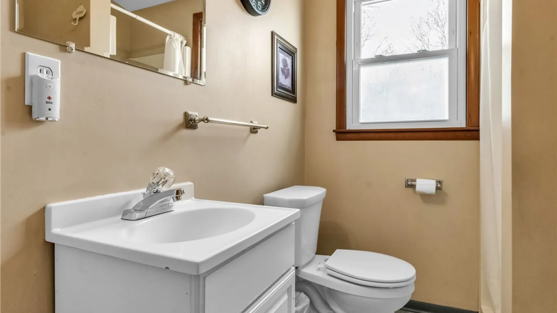 Property at 876 Pioneer Drive, North Tonawanda, NY 14120 32