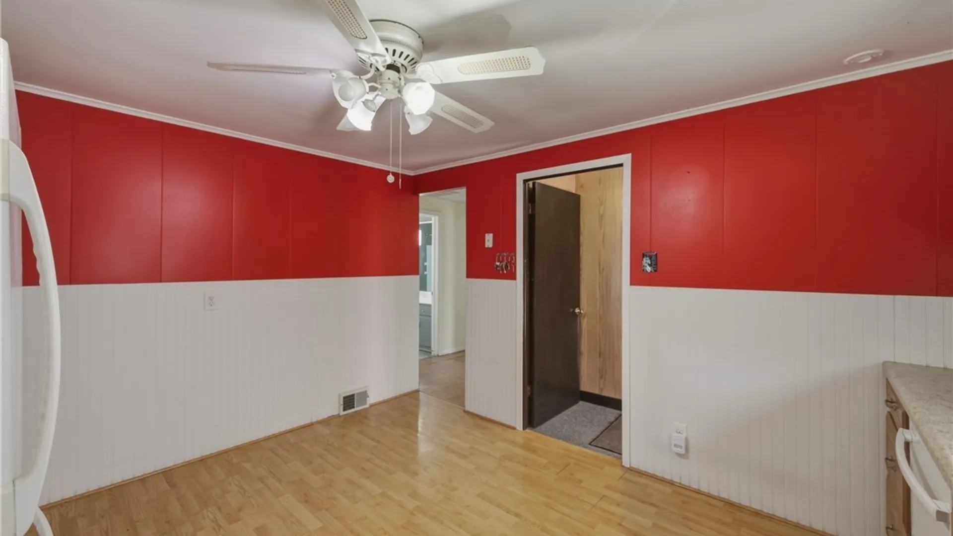 Property at 215 Halstead Avenue, Cheektowaga, NY 14212 9