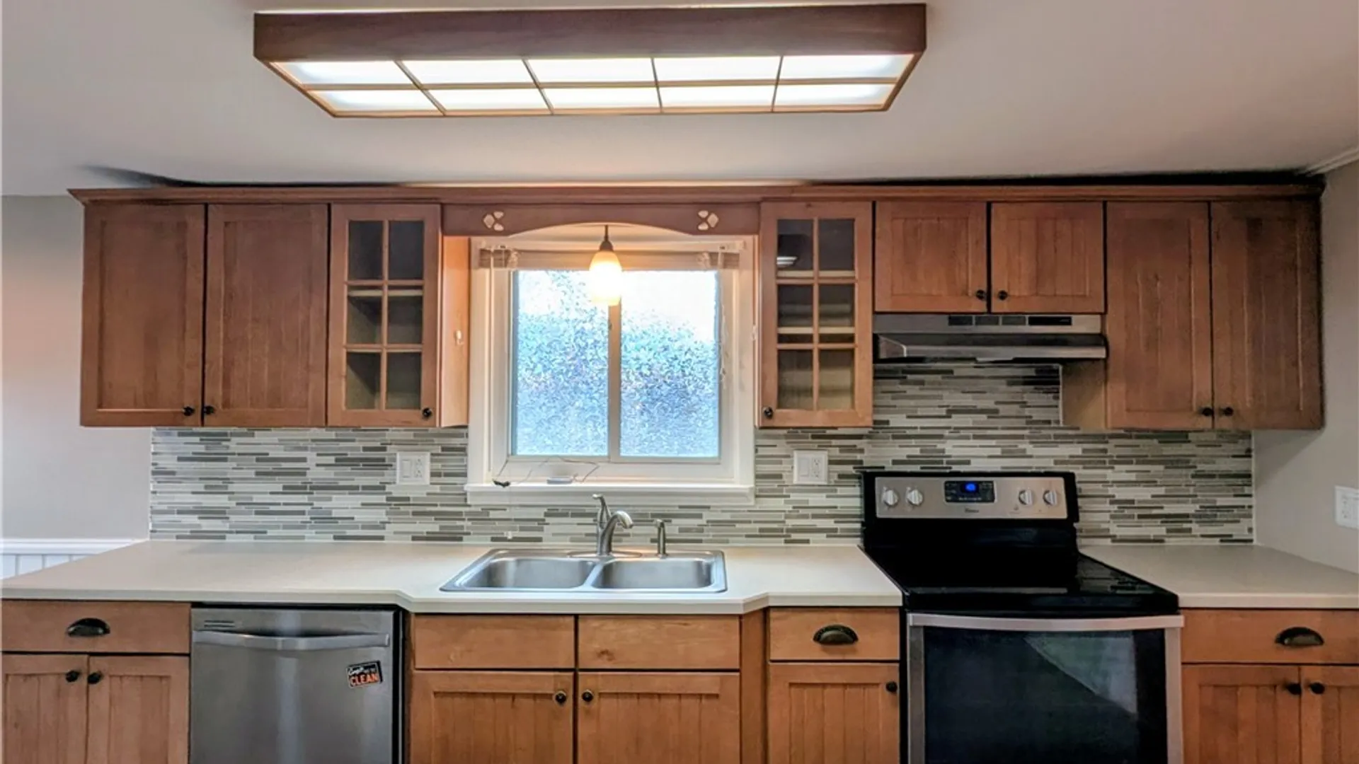 Property at 116 Berwick Road, Salina, NY 13208 13