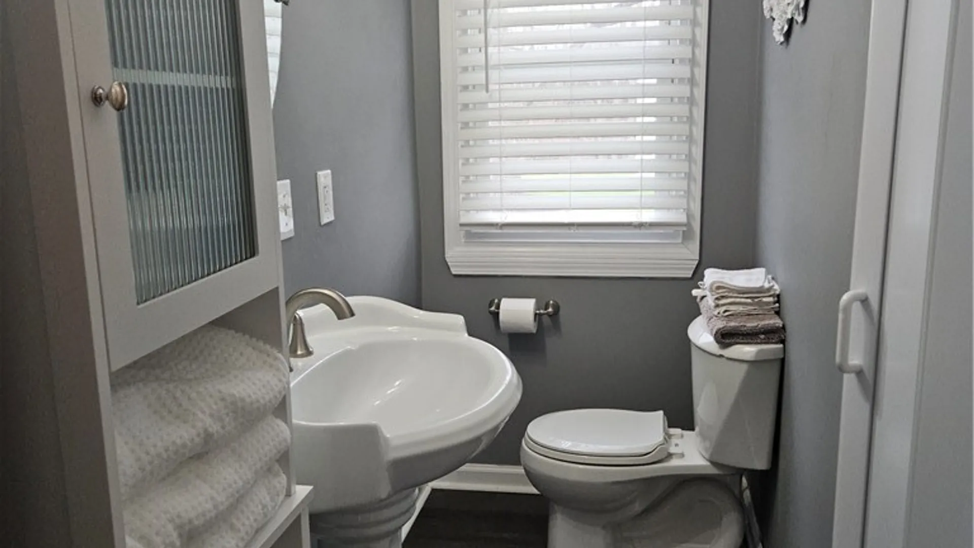 Property at 1214 Saunders Sett Road, Lewiston, NY 14305 15