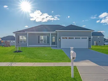 40 Greenspring Court, West Seneca, NY 14224