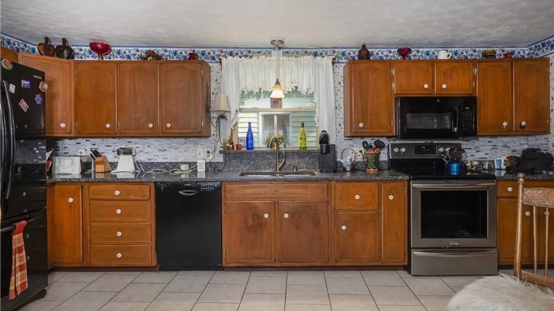 Property at 461 Maple Avenue, Elmira City, NY 14904 4