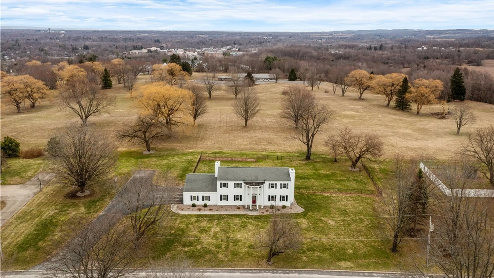 Property at 621 Deerfield Drive, Oneida, NY 13421 4