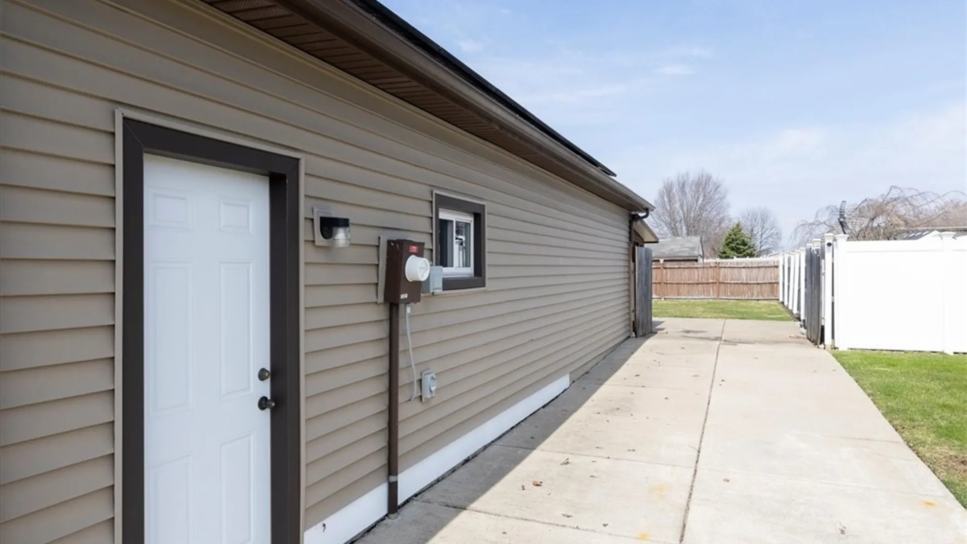 Property at 278 Seine Drive, Cheektowaga, NY 14227 19