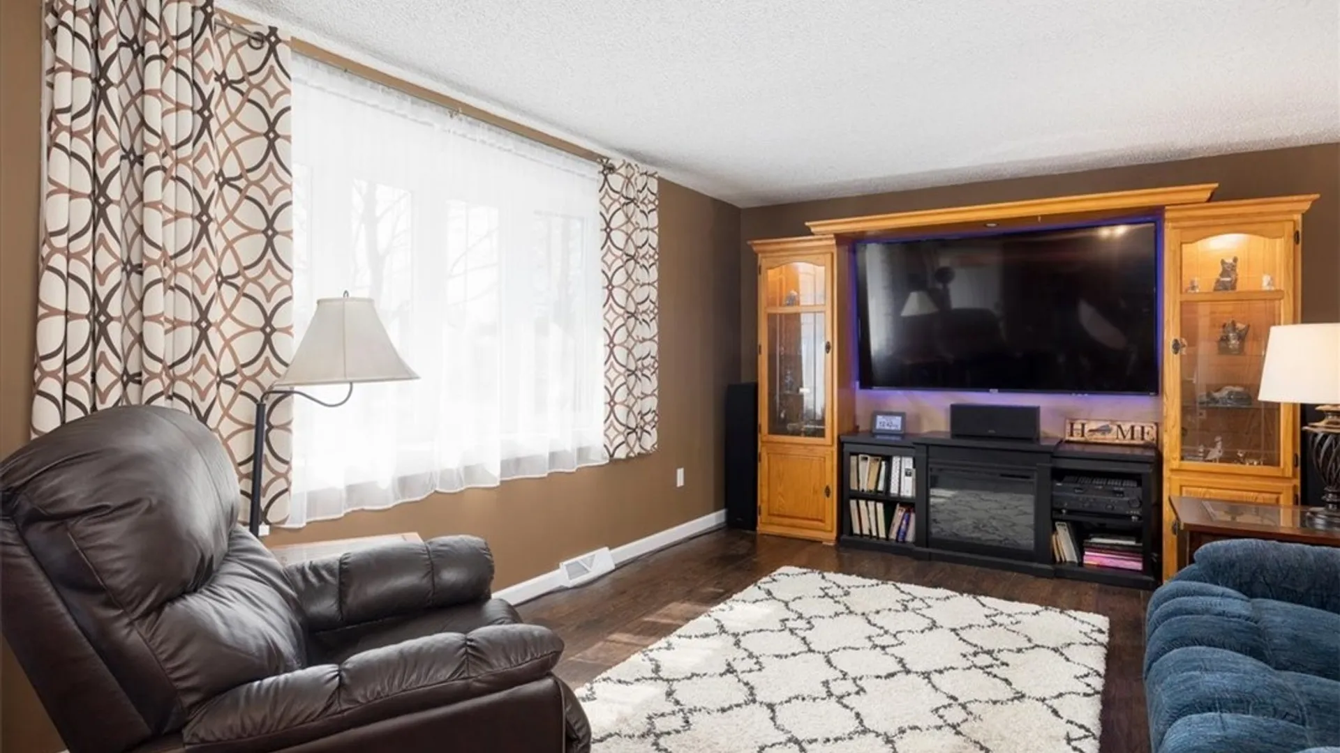 Property at 278 Seine Drive, Cheektowaga, NY 14227 2