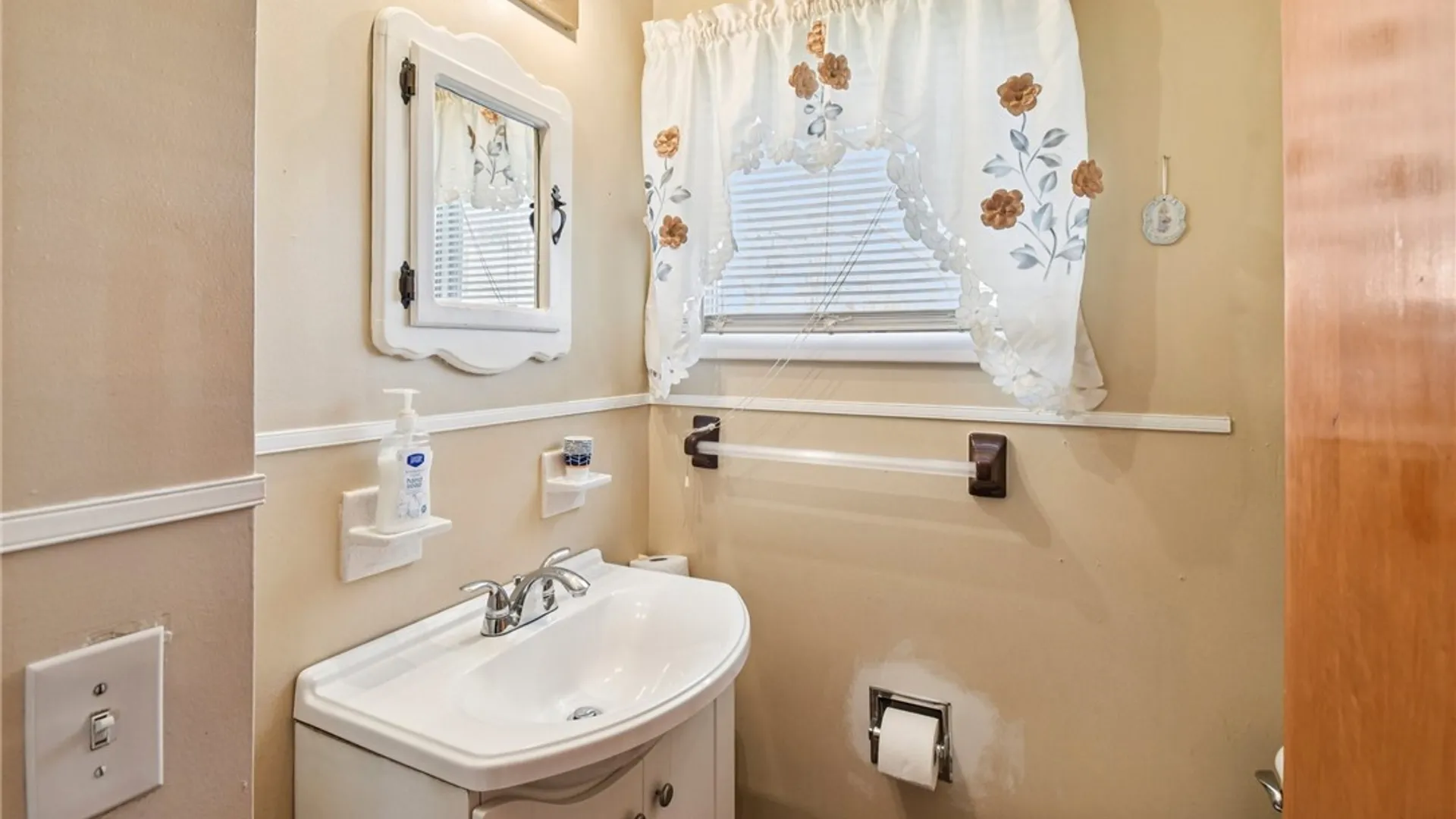 Property at 316 Coolidge Road, Irondequoit, NY 14622 25