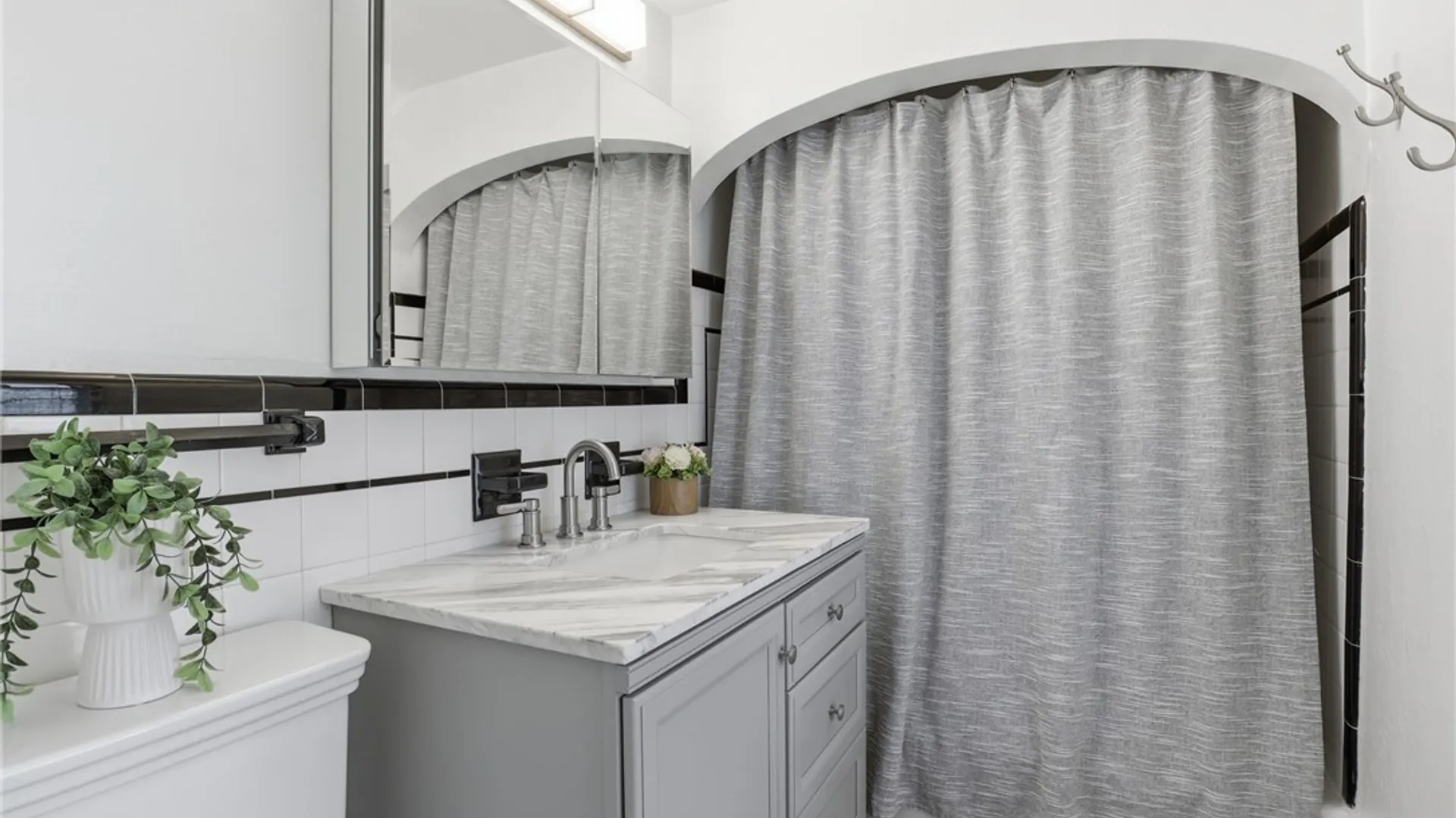 Property at 53 Hedgegarth Drive, Irondequoit, NY 14617 14