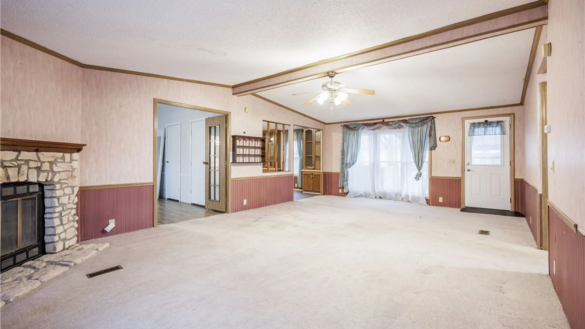Property at 211 Sunset Drive, Clarendon, NY 14470 14