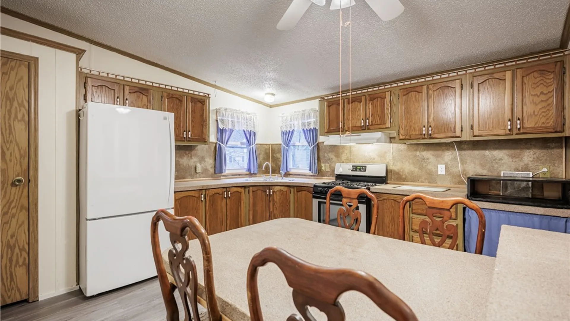 Property at 211 Sunset Drive, Clarendon, NY 14470 28
