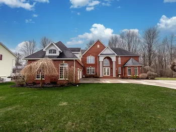 5010 East River Road, Grand Island, NY 14072