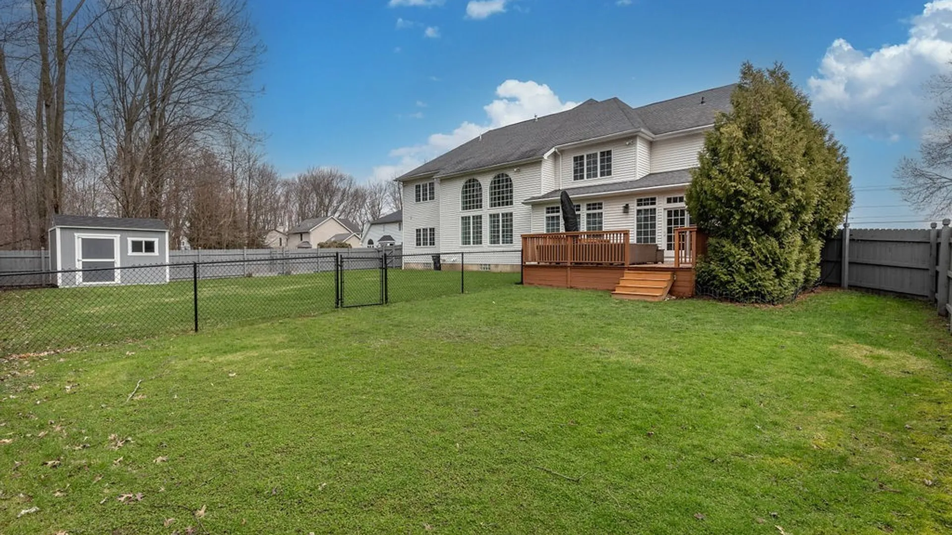 Property at 5010 East River Road, Grand Island, NY 14072 4