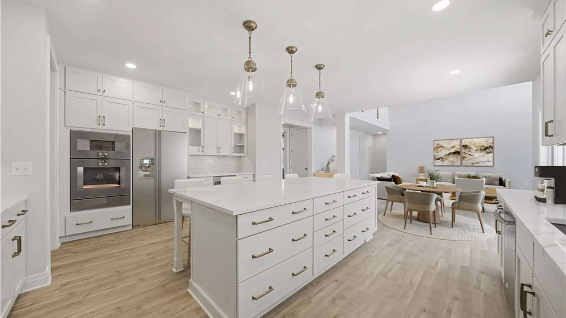 Property at 5628 Dorothy Circle, Clarence, NY 14032 4