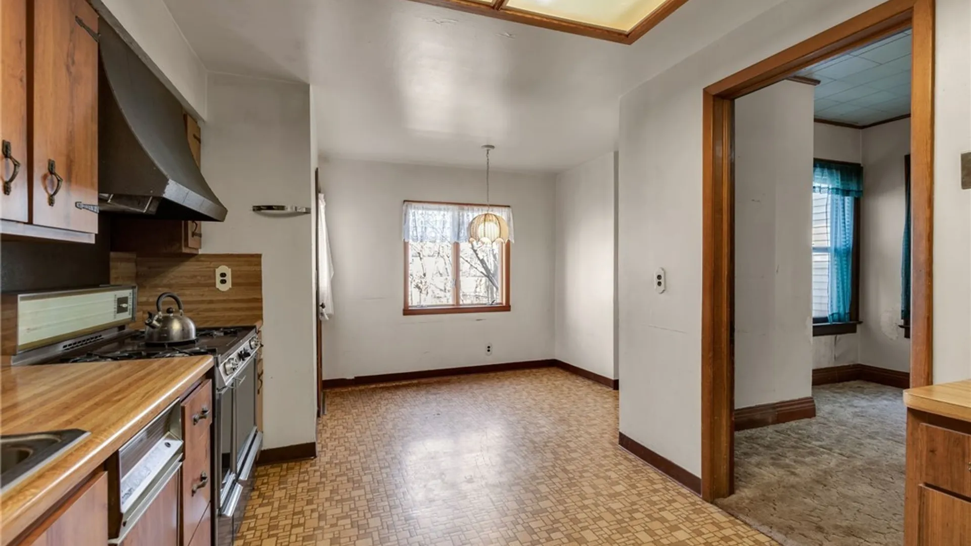 Property at 364 Delavan Avenue, Buffalo, NY 14213 12