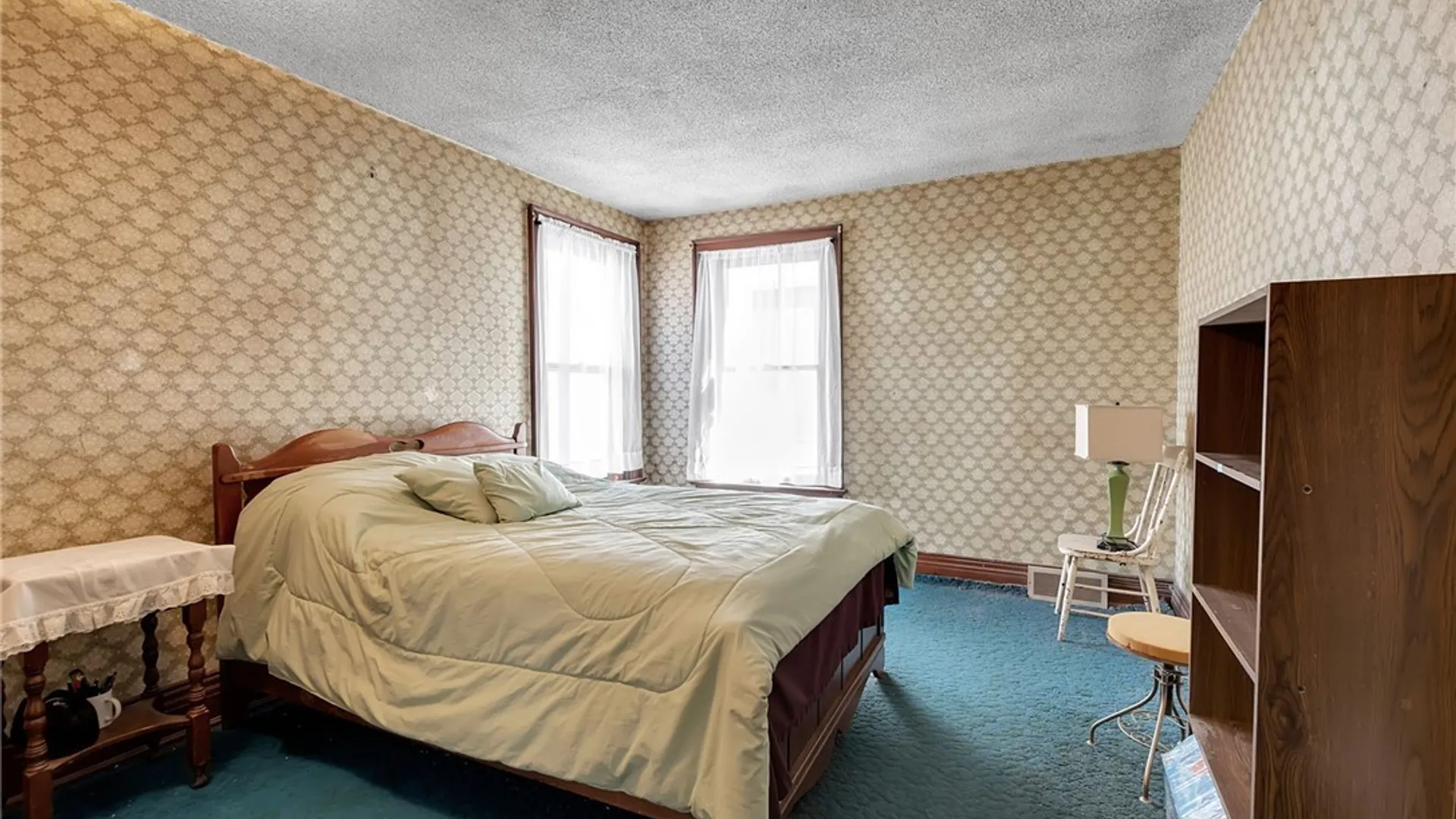 Property at 364 Delavan Avenue, Buffalo, NY 14213 26