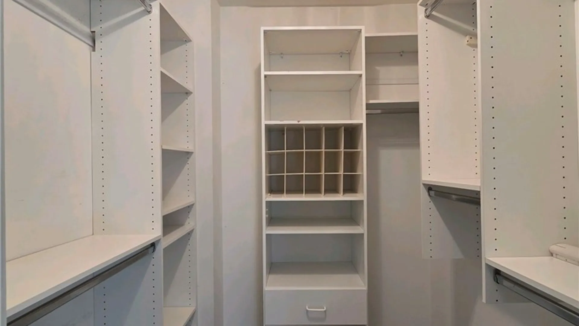 Property at 3 Saint Charles Court, Amherst, NY 14221 11