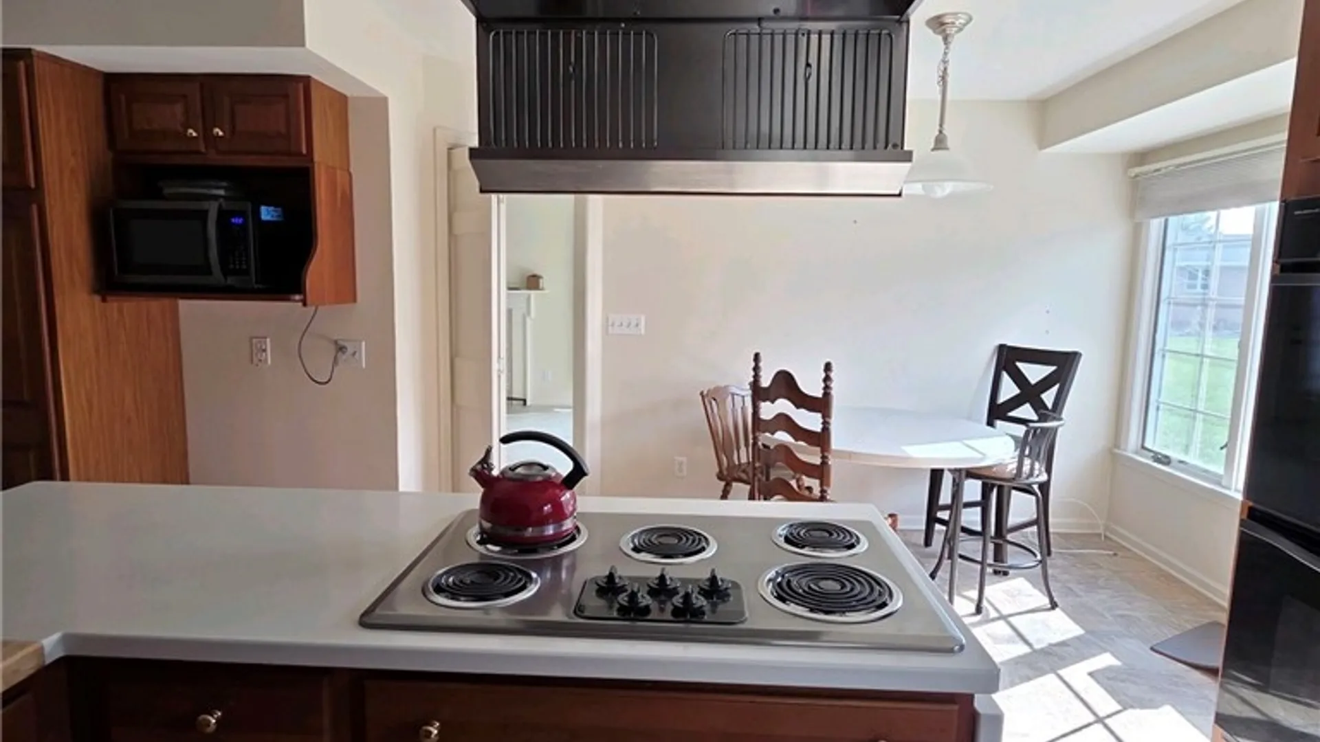 Property at 3 Saint Charles Court, Amherst, NY 14221 14