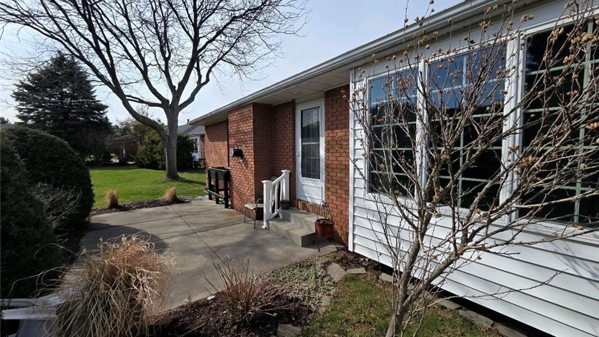 Property at 3 Saint Charles Court, Amherst, NY 14221 4