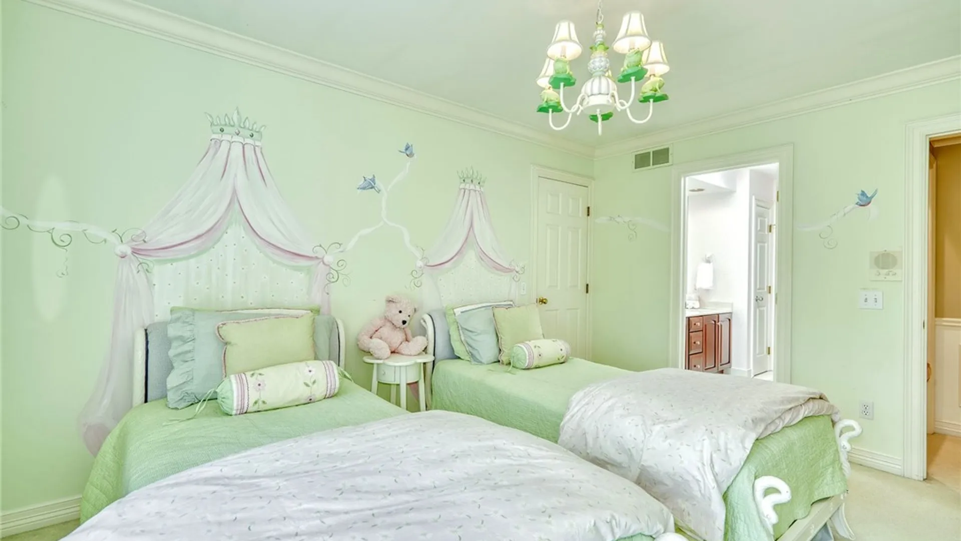 Property at 12 Buck Thorn, Victor, NY 14564 24