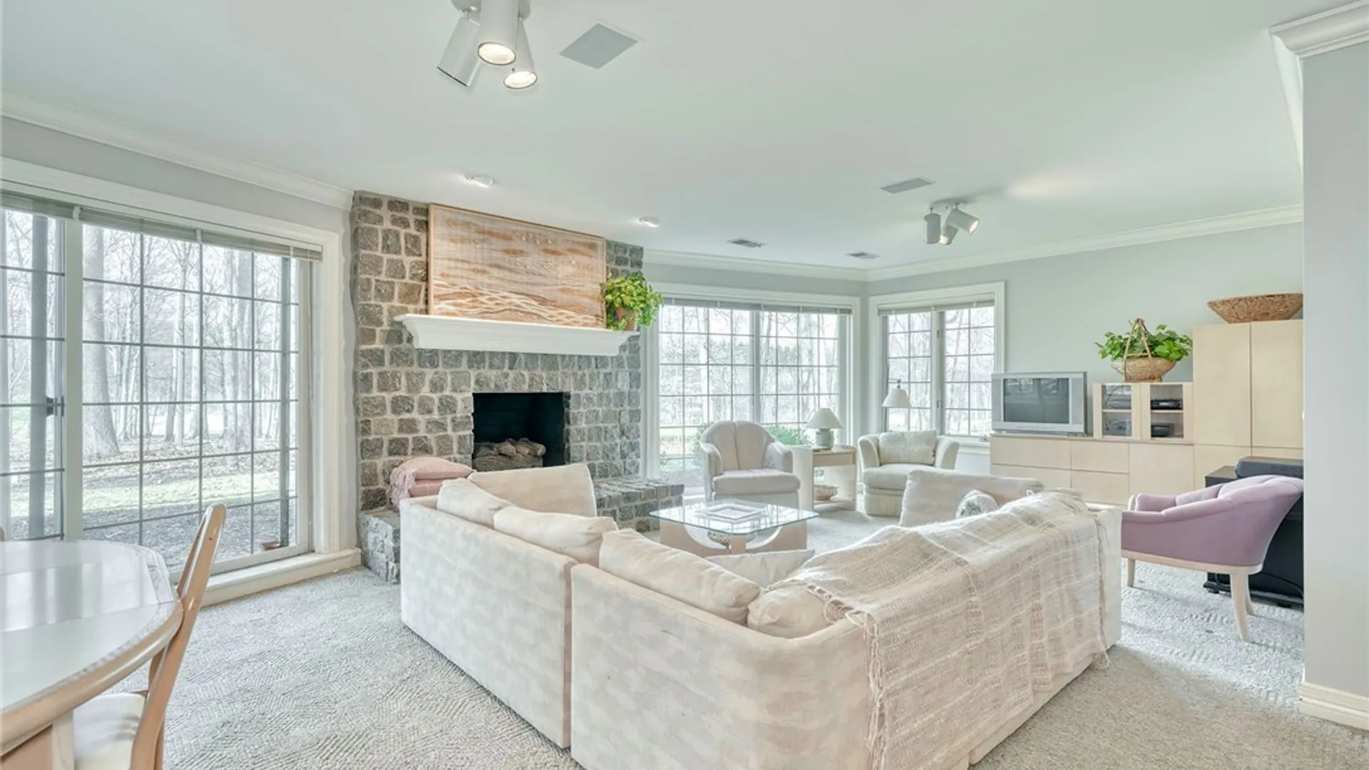 Property at 12 Buck Thorn, Victor, NY 14564 27