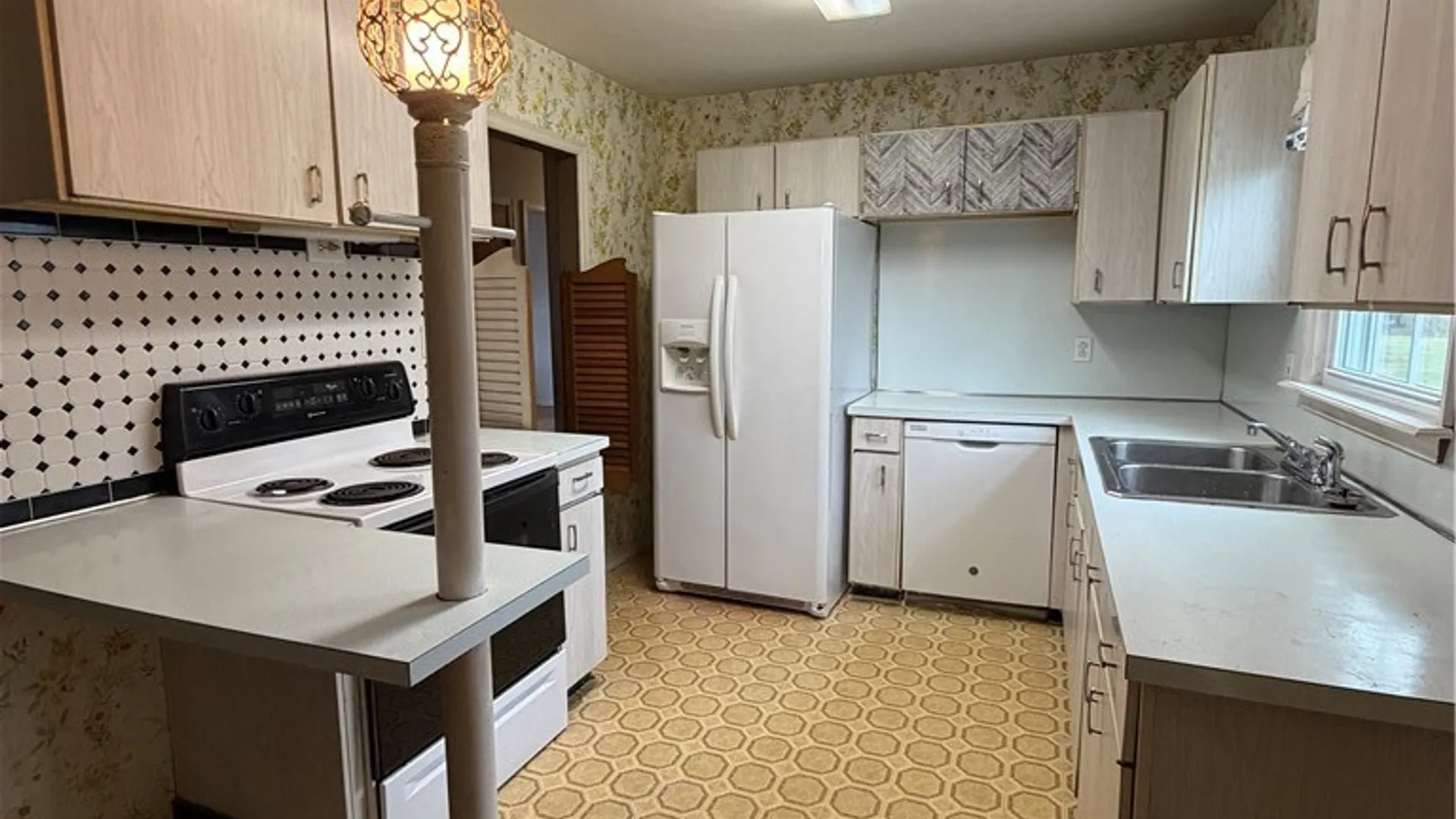 Property at 302 Gordon Avenue, Sherrill, NY 13461 9