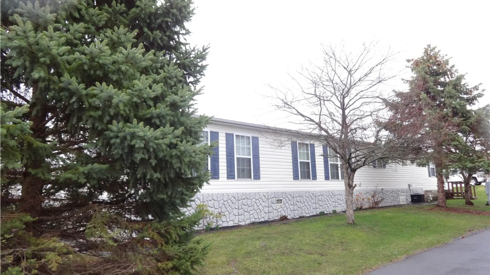 Property at 6300 Lambert Street, Victor, NY 14564 4