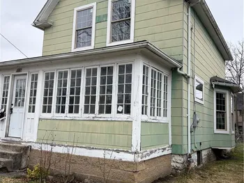 2936 Mckoon Avenue, Niagara Falls, NY 14305