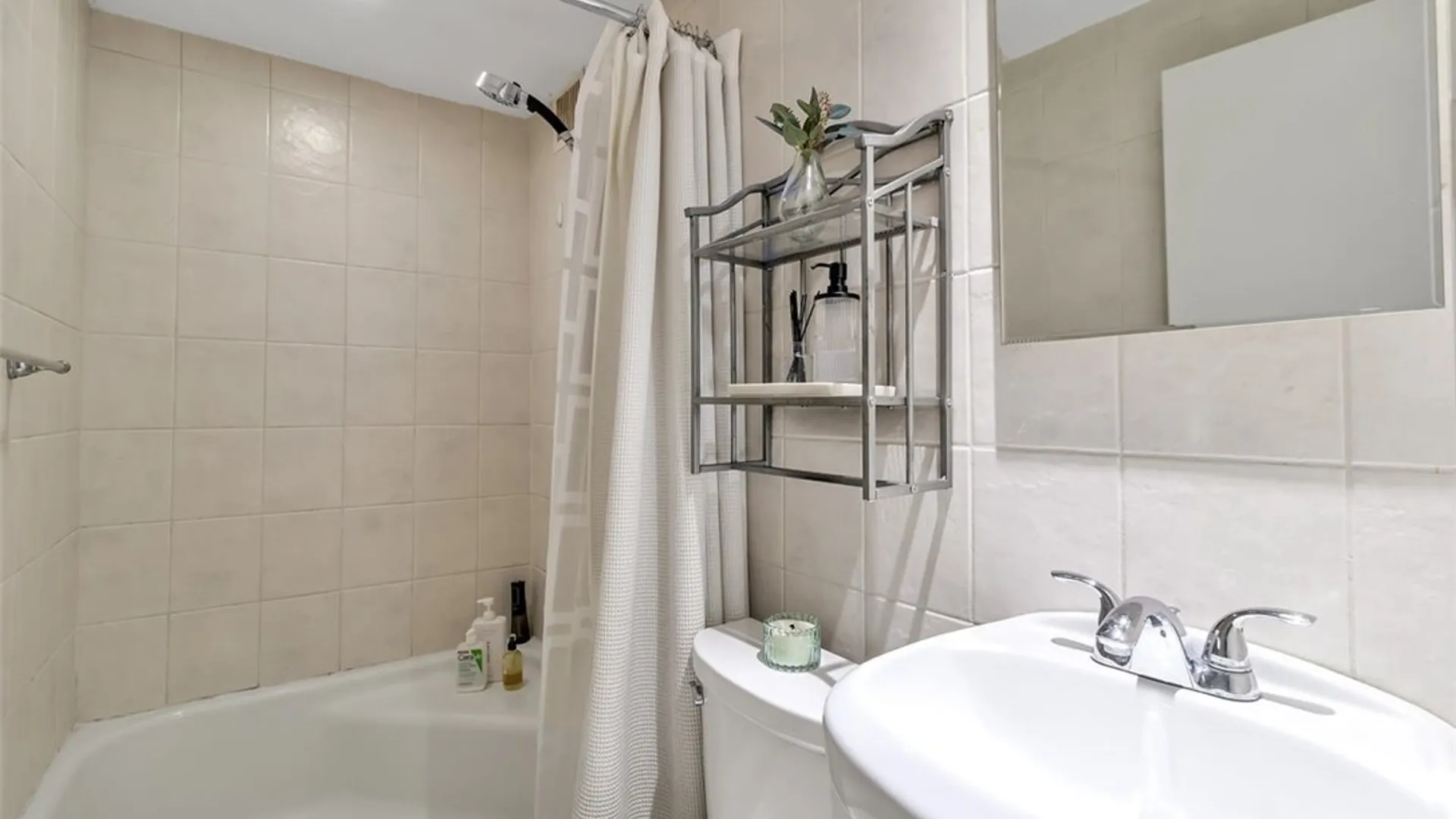 Property at 849 Delaware Avenue, Buffalo, NY 14209 17