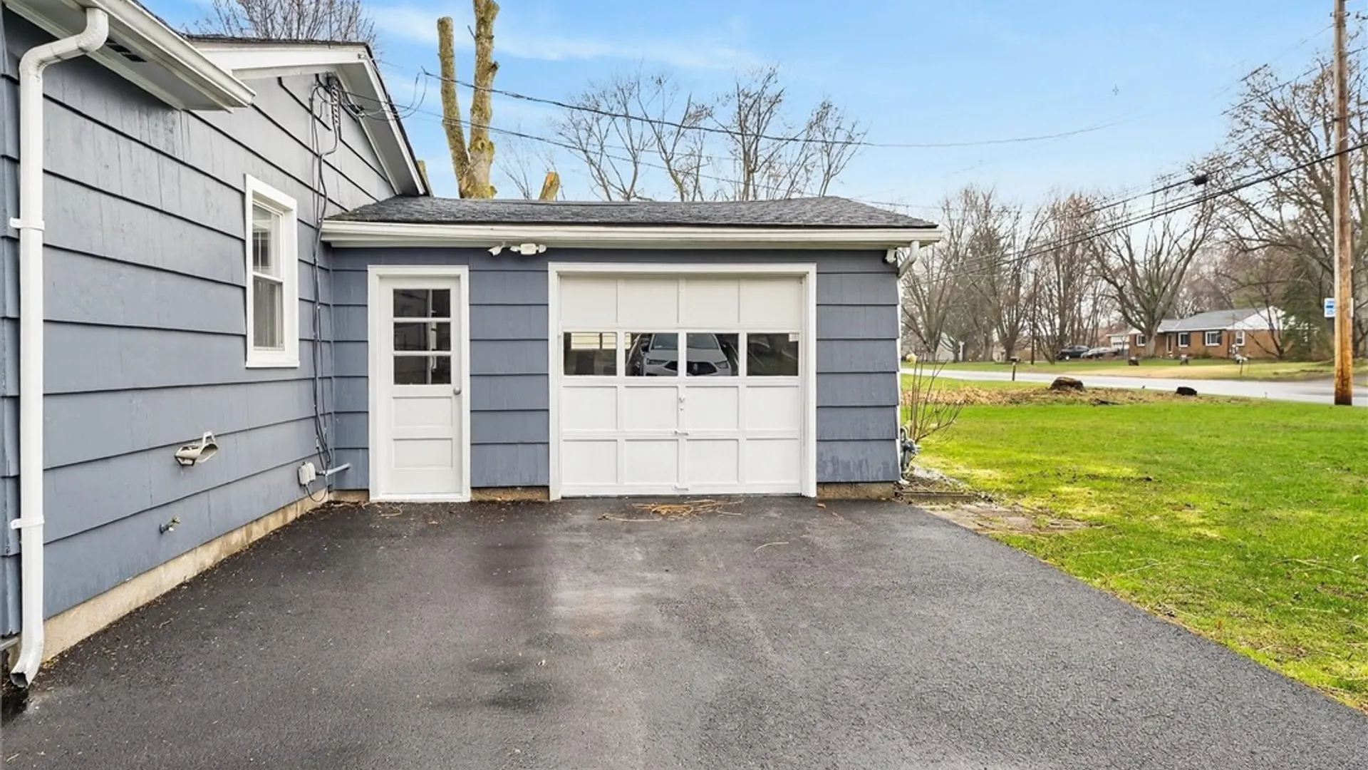 Property at 667 Hard Road, Webster, NY 14580 4