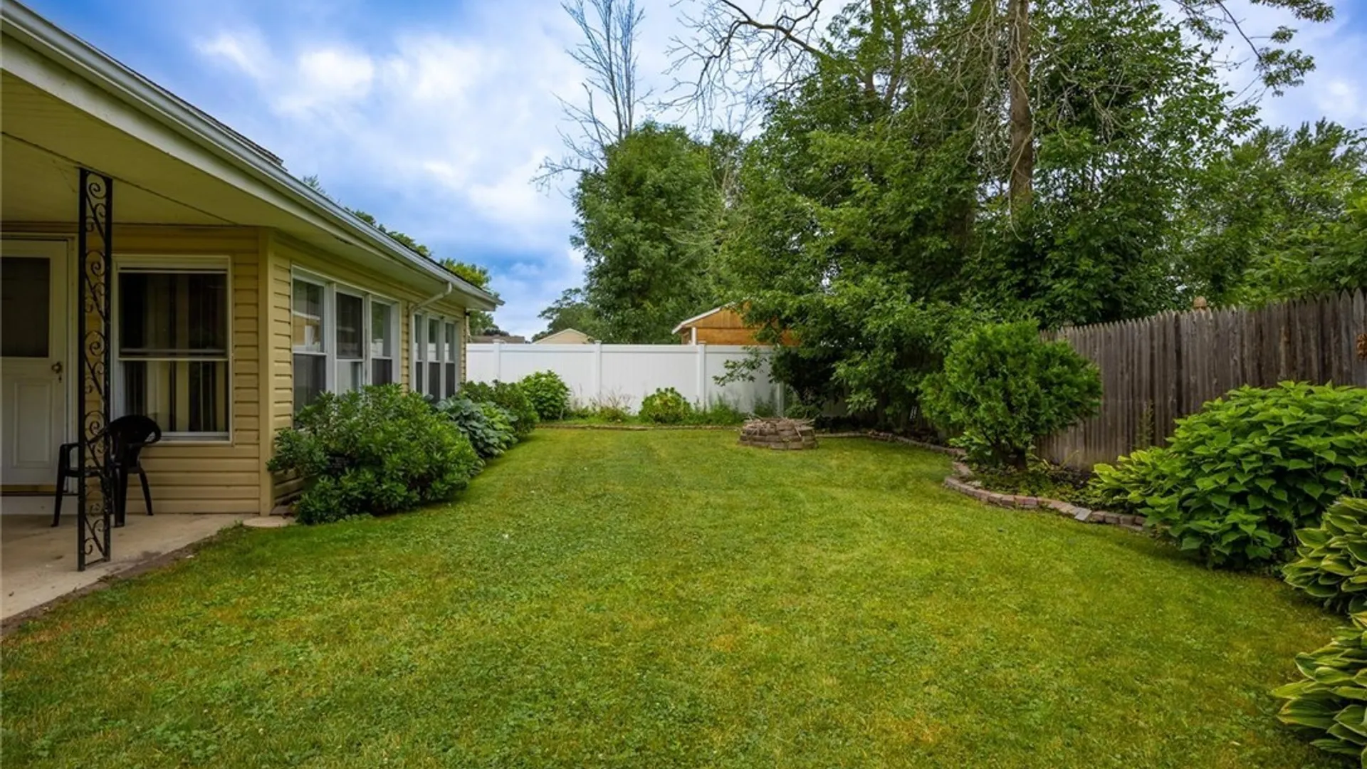 Property at 9326 Rivershore Drive, Niagara Falls, NY 14304 5