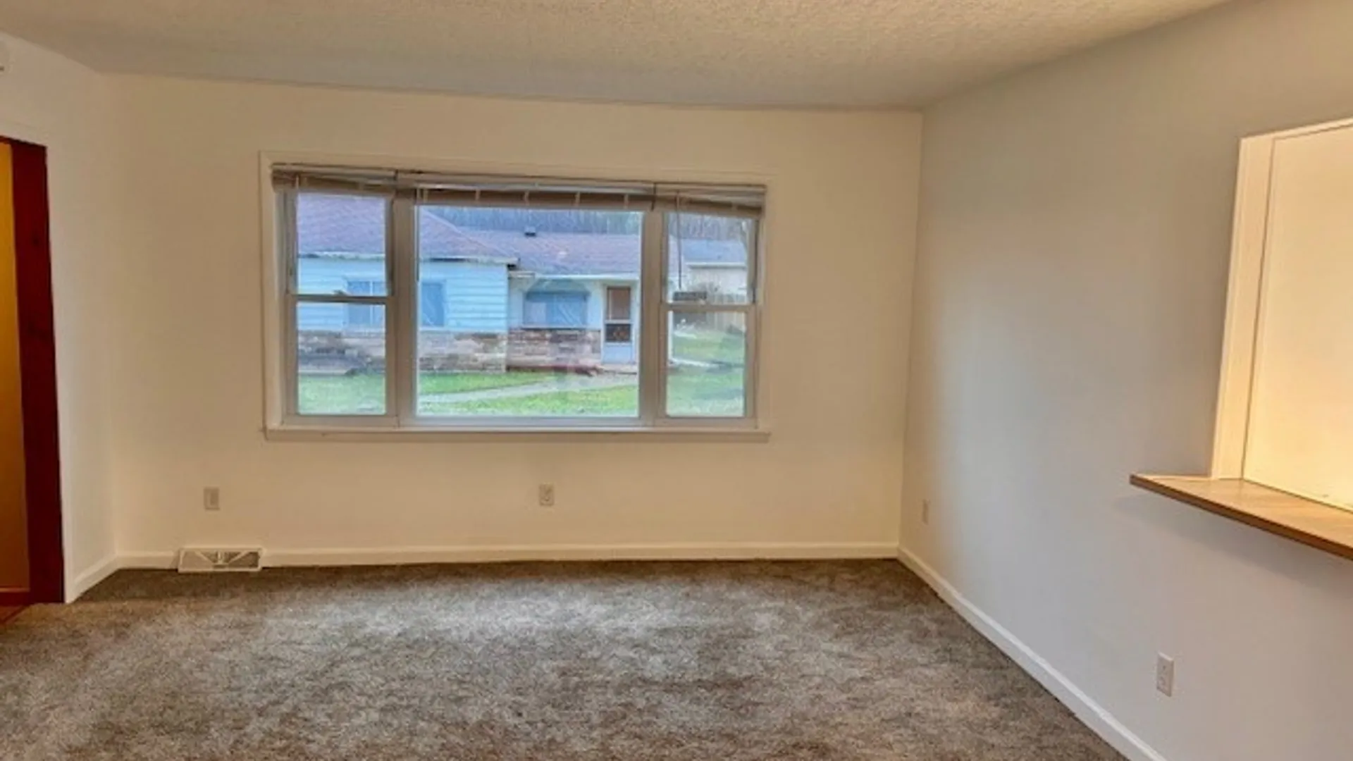 Property at 9563 Oakland Street, Evans, NY 14006 6