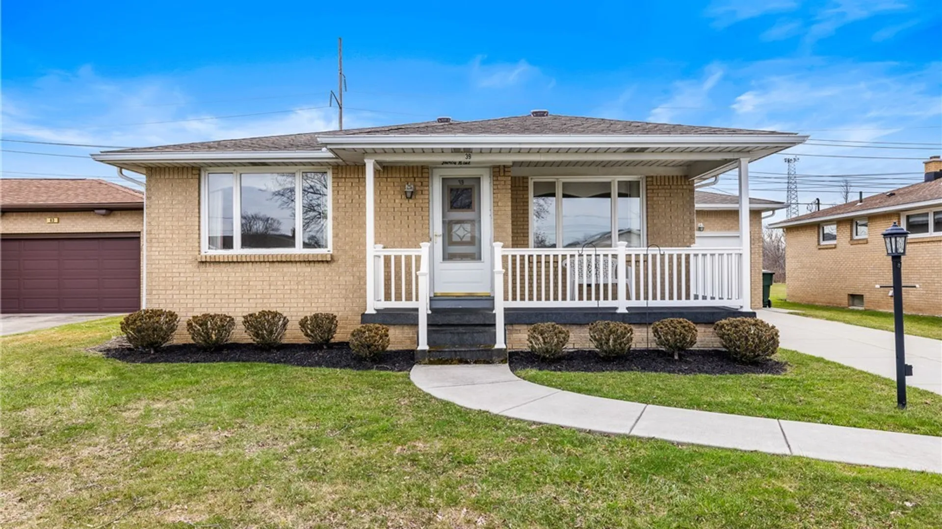 Property at 39 Cardy Lane, Cheektowaga, NY 14043 2