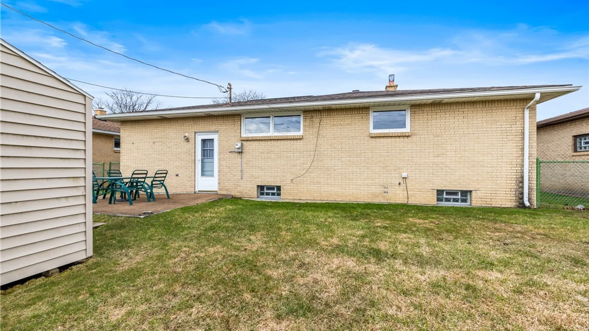 Property at 39 Cardy Lane, Cheektowaga, NY 14043 31