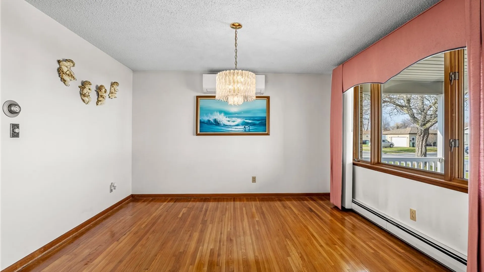 Property at 39 Cardy Lane, Cheektowaga, NY 14043 8