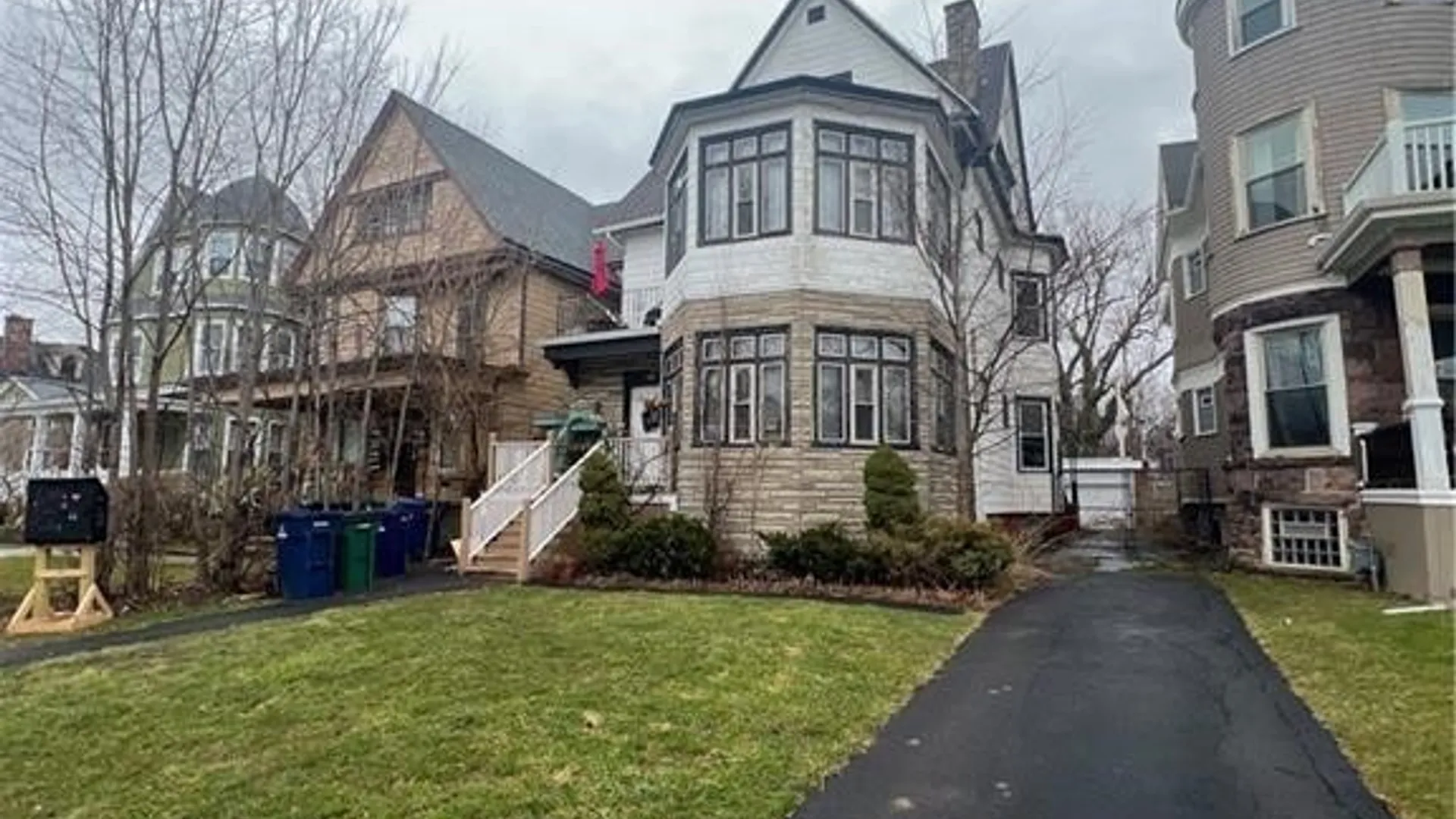 Property at 581 Richmond Avenue, Buffalo, NY 14222 3