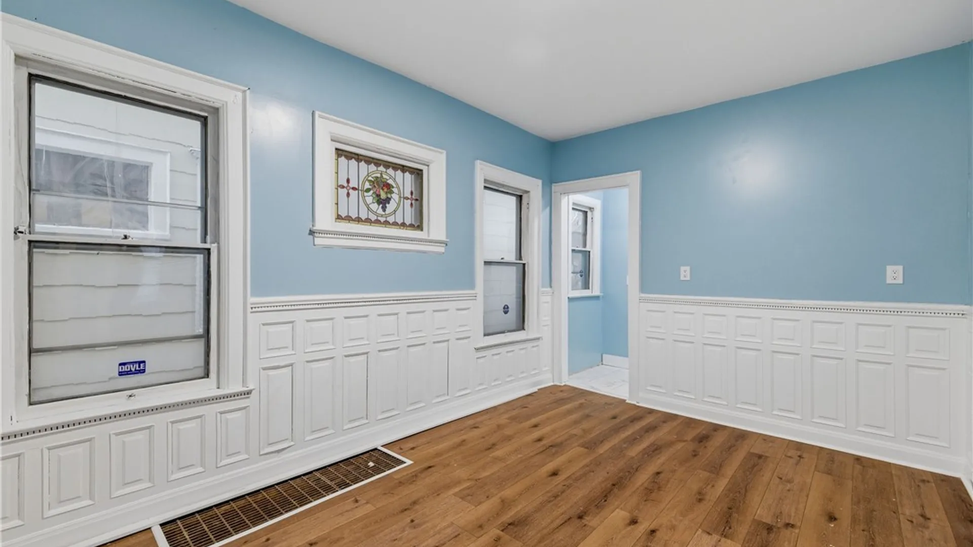 Property at 507 Glenwood Avenue, Buffalo, NY 14208 5