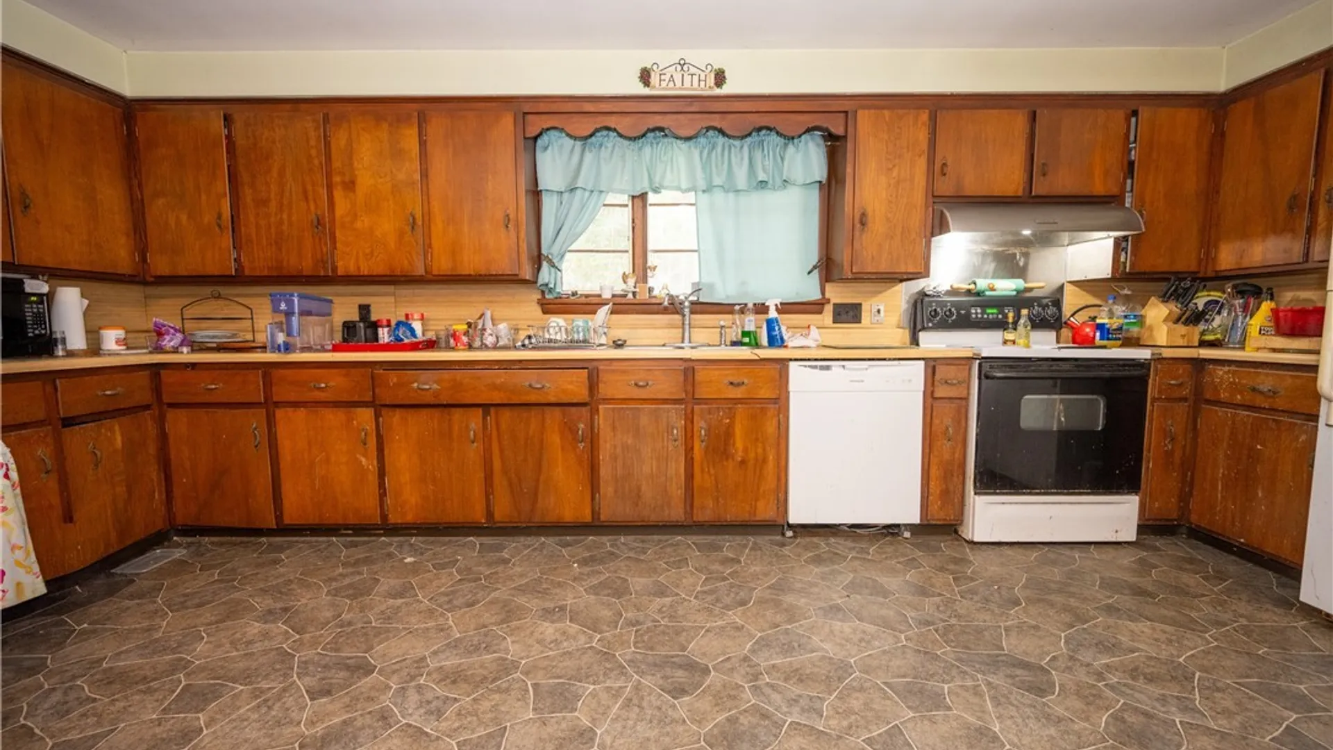 Property at 8988 Jennings Road, Eden, NY 14057 17