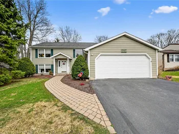 Property at 6234 Wynmoor Drive, Cicero, NY 13039