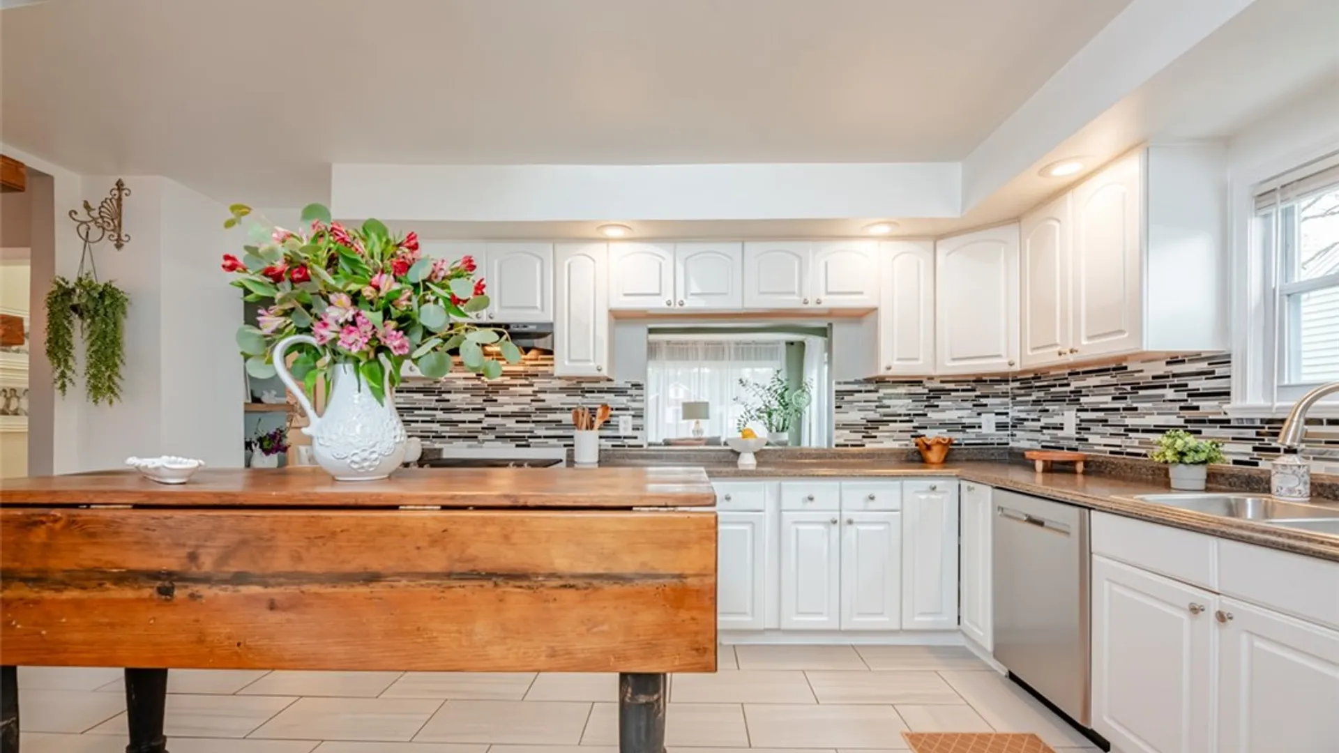 Property at 234 Pemberton Road, Irondequoit, NY 14622 9