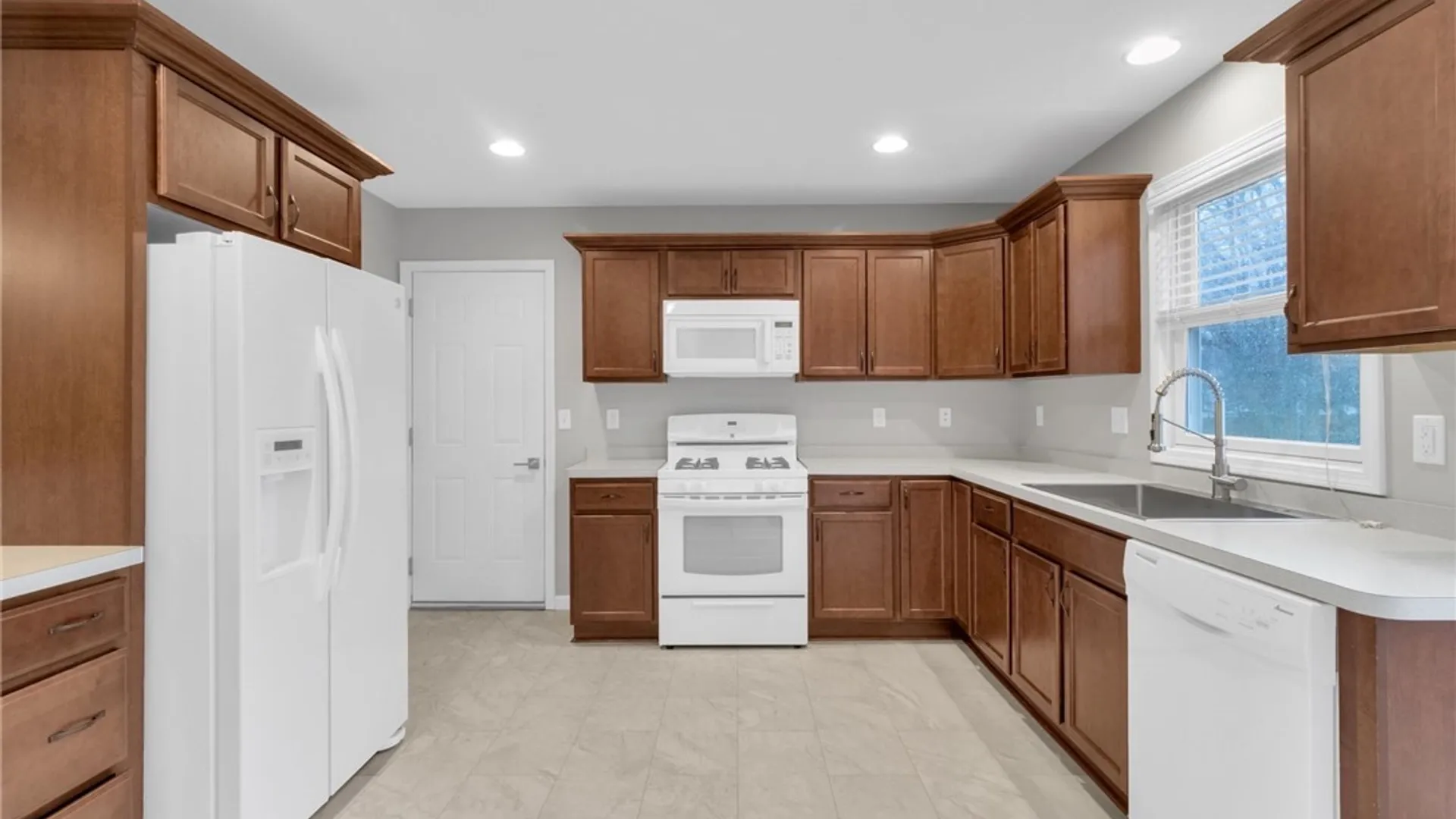 Property at 940 Reserve Road, West Seneca, NY 14224 11