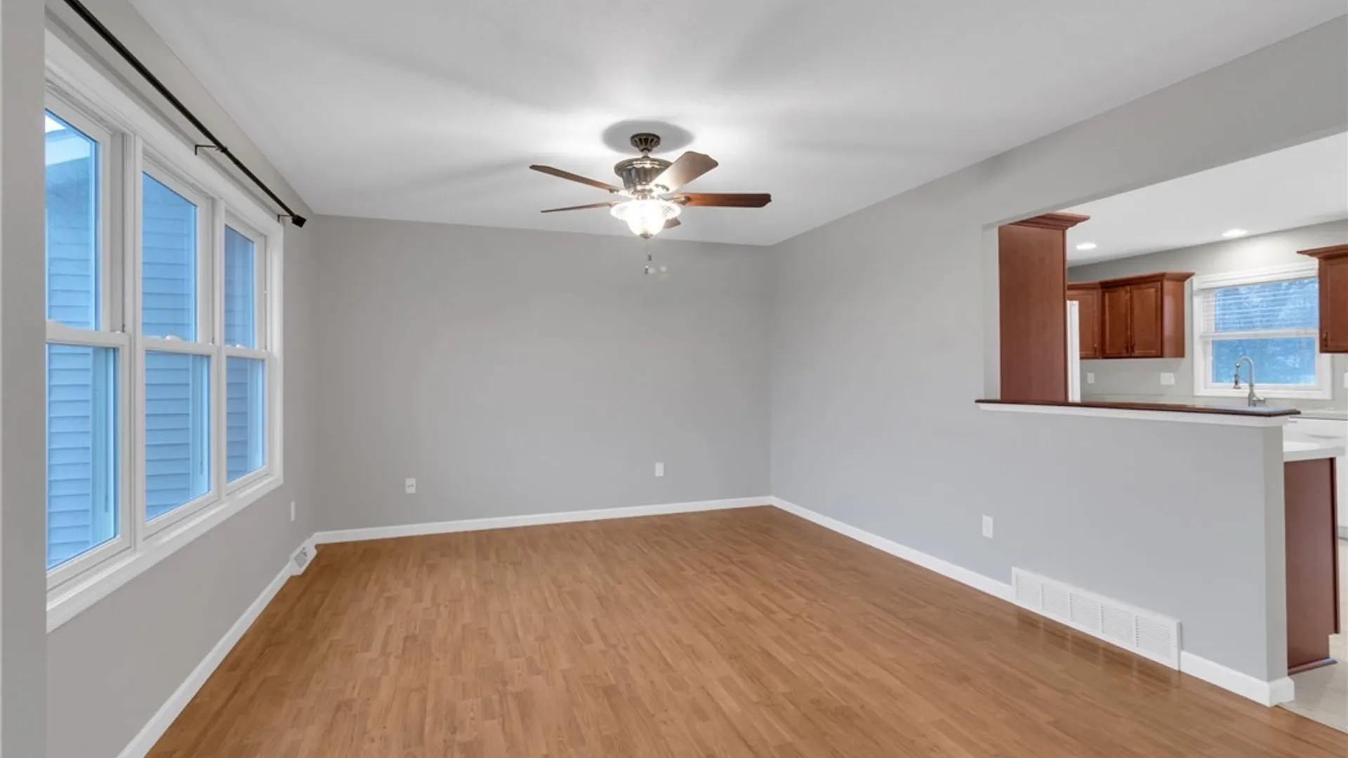 Property at 940 Reserve Road, West Seneca, NY 14224 7