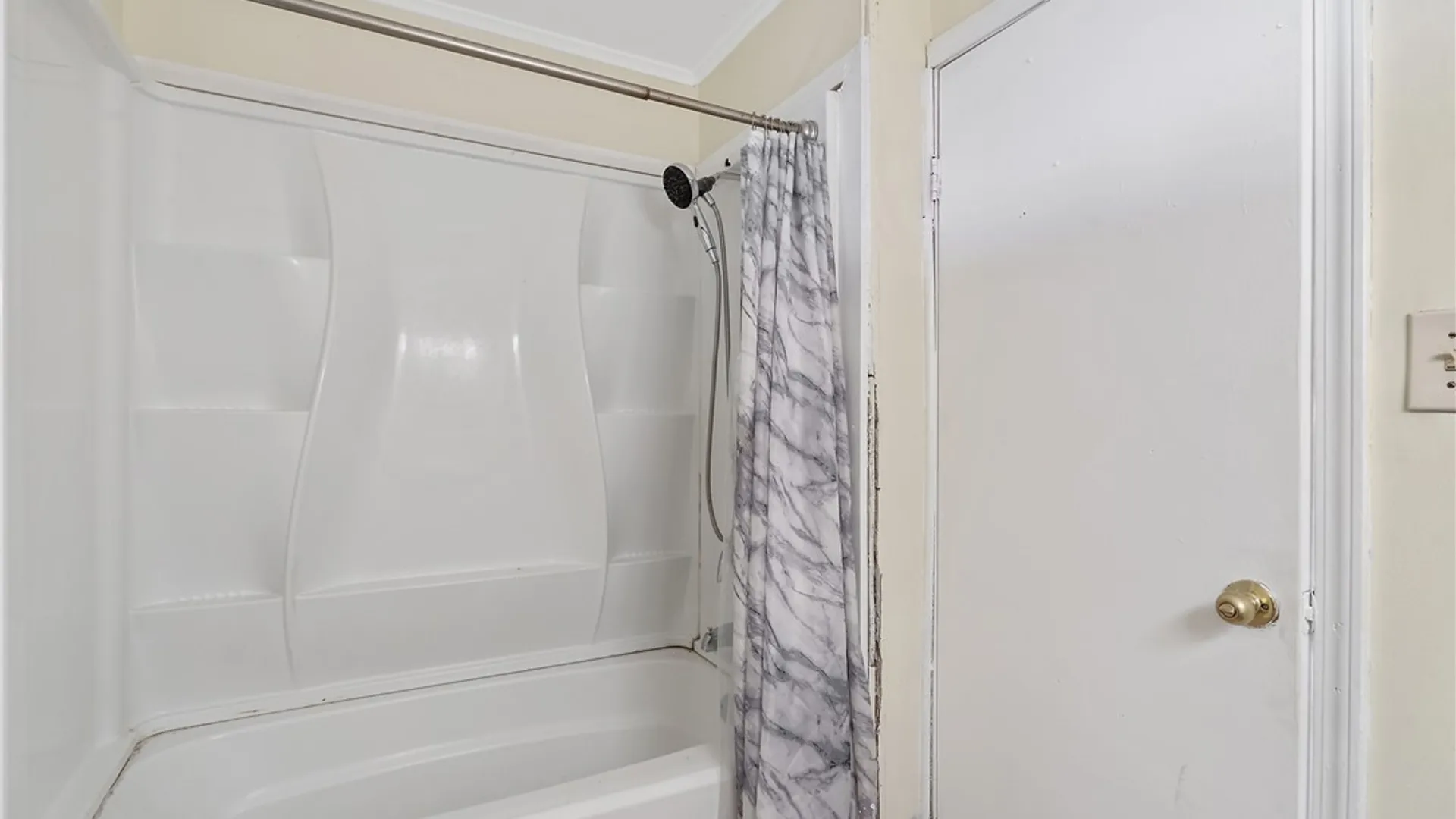 Property at 206 Lamont Avenue, Geddes, NY 13209 21