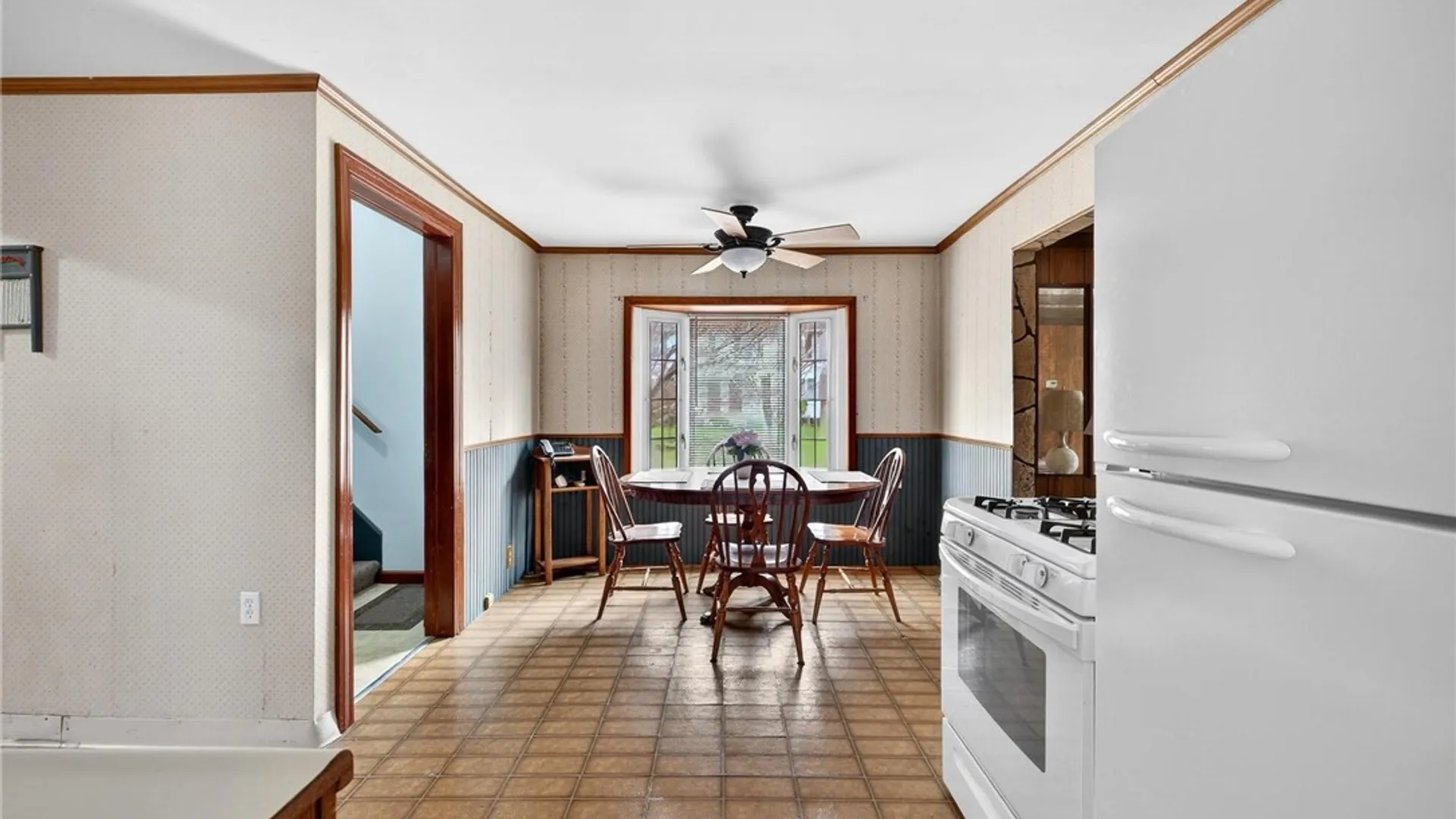 Property at 20 East Avenue, West Seneca, NY 14224 15