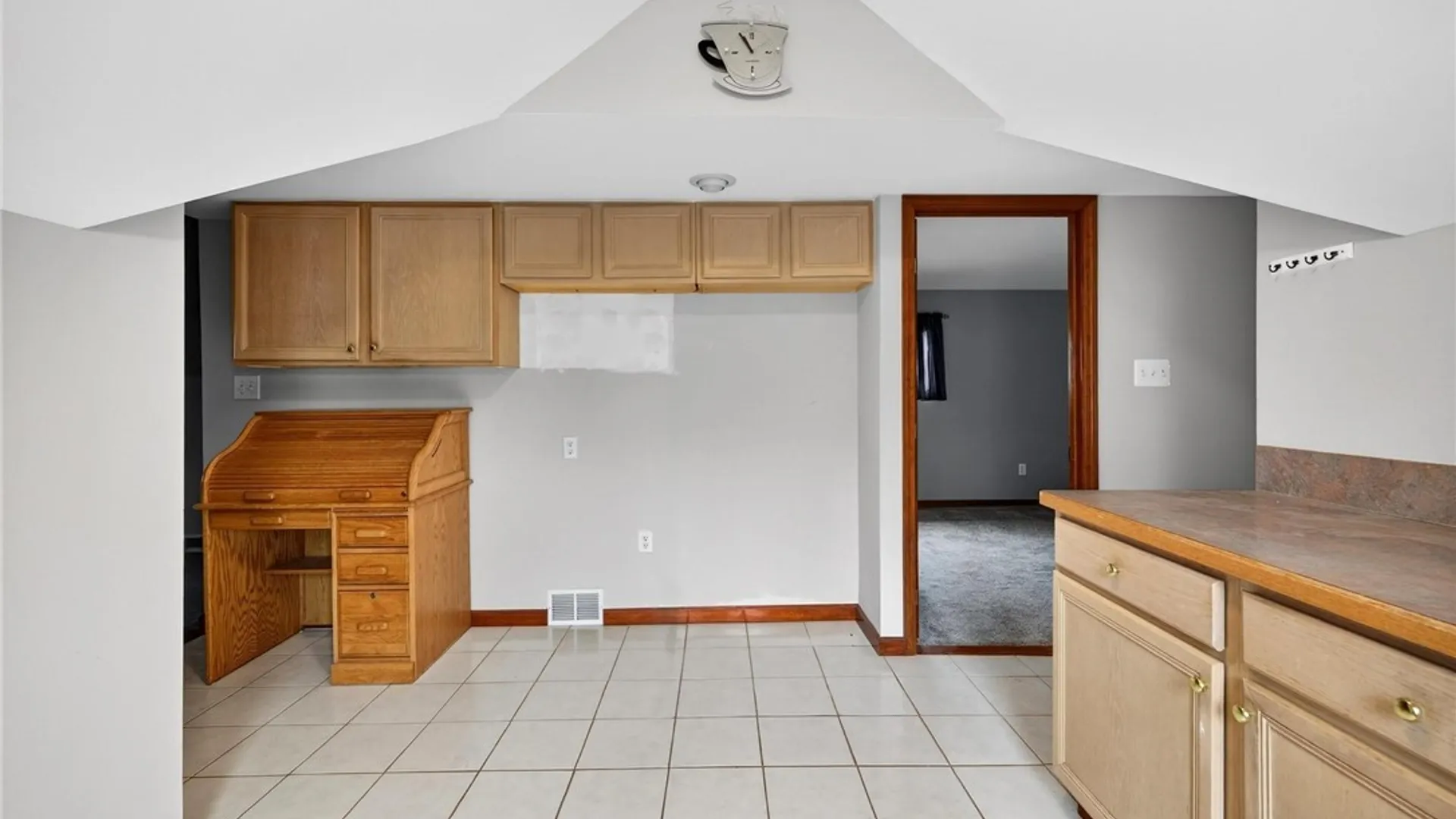 Property at 20 East Avenue, West Seneca, NY 14224 26