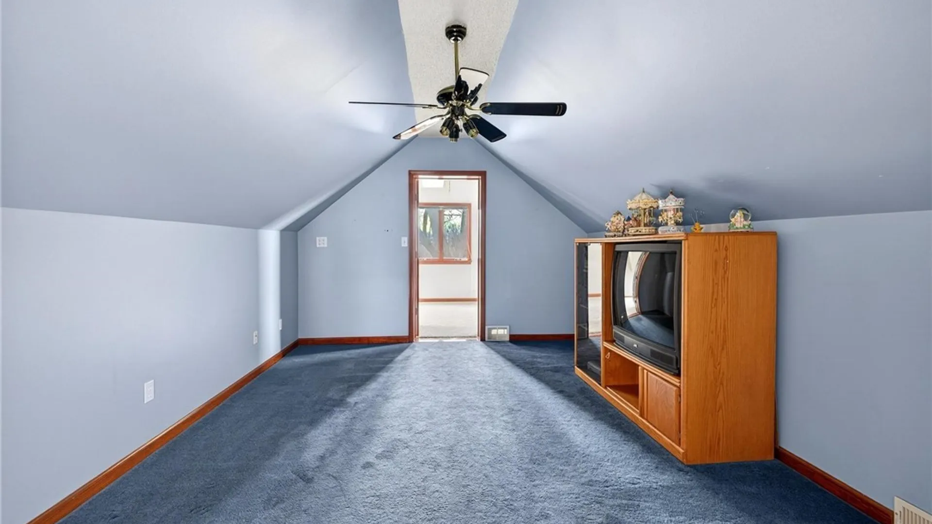 Property at 20 East Avenue, West Seneca, NY 14224 27