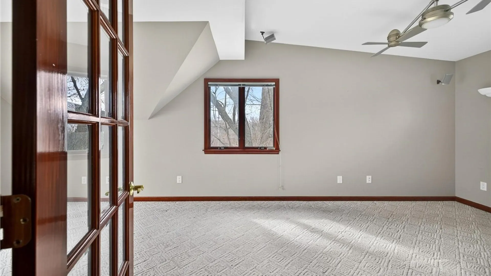 Property at 20 East Avenue, West Seneca, NY 14224 28