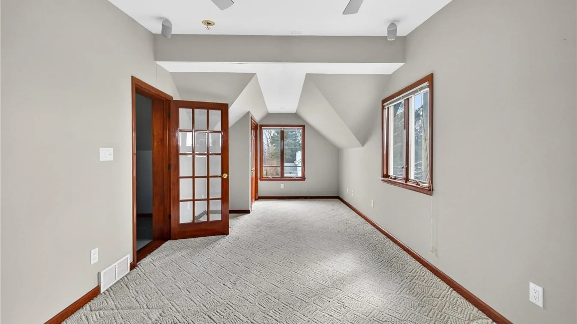 Property at 20 East Avenue, West Seneca, NY 14224 29