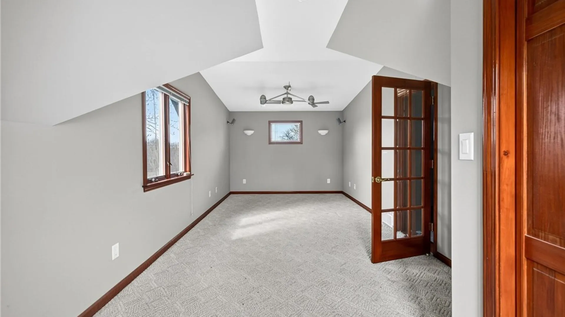 Property at 20 East Avenue, West Seneca, NY 14224 30