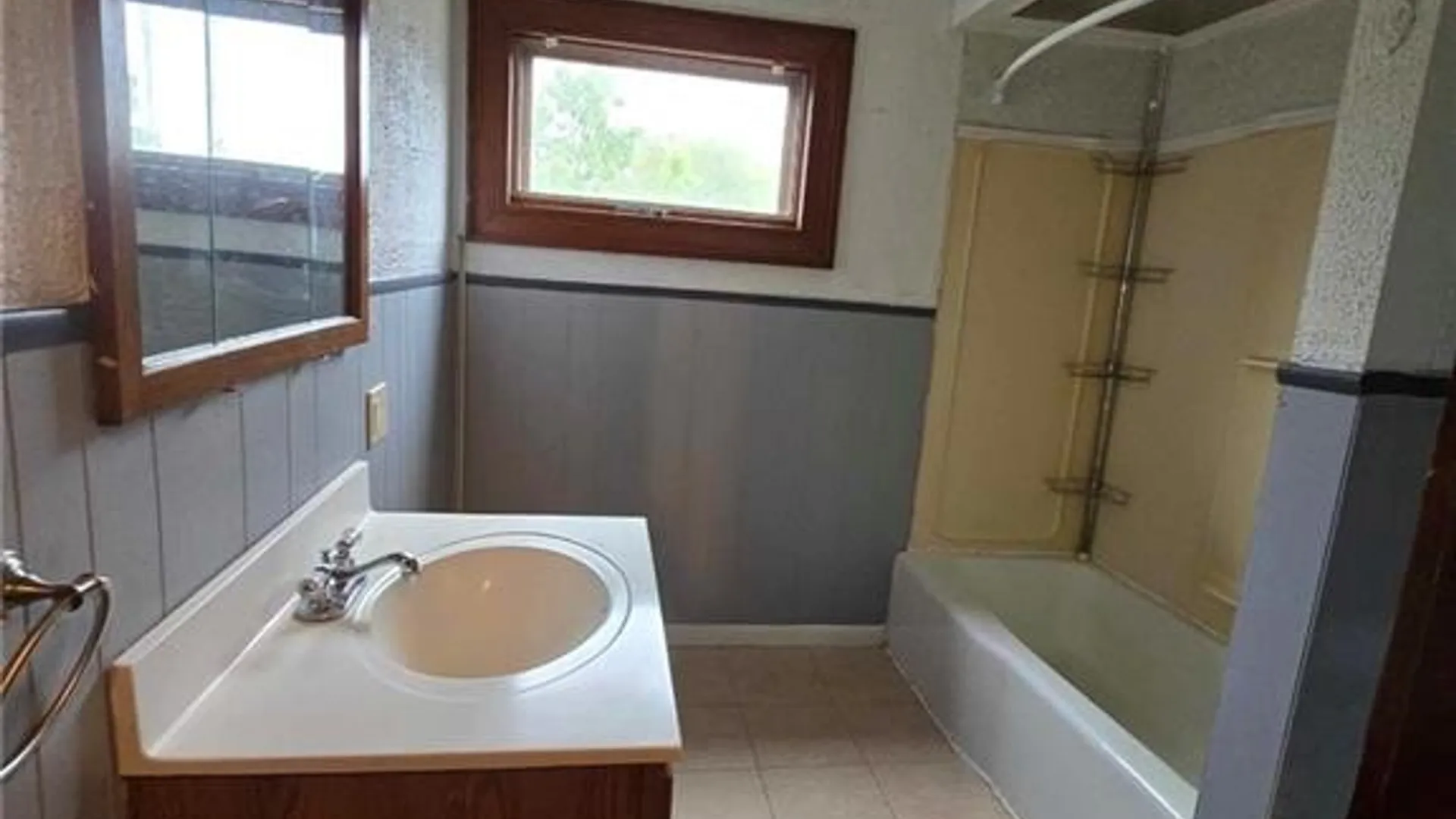 Property at 32 Vermont Street, Bath, NY 14810 5