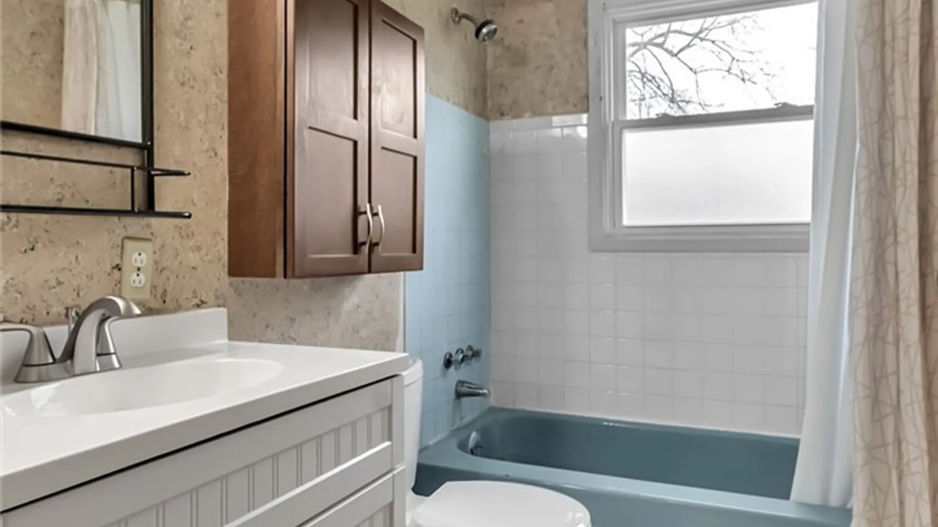 Property at 108 Toulon Drive, Cheektowaga, NY 14227 15