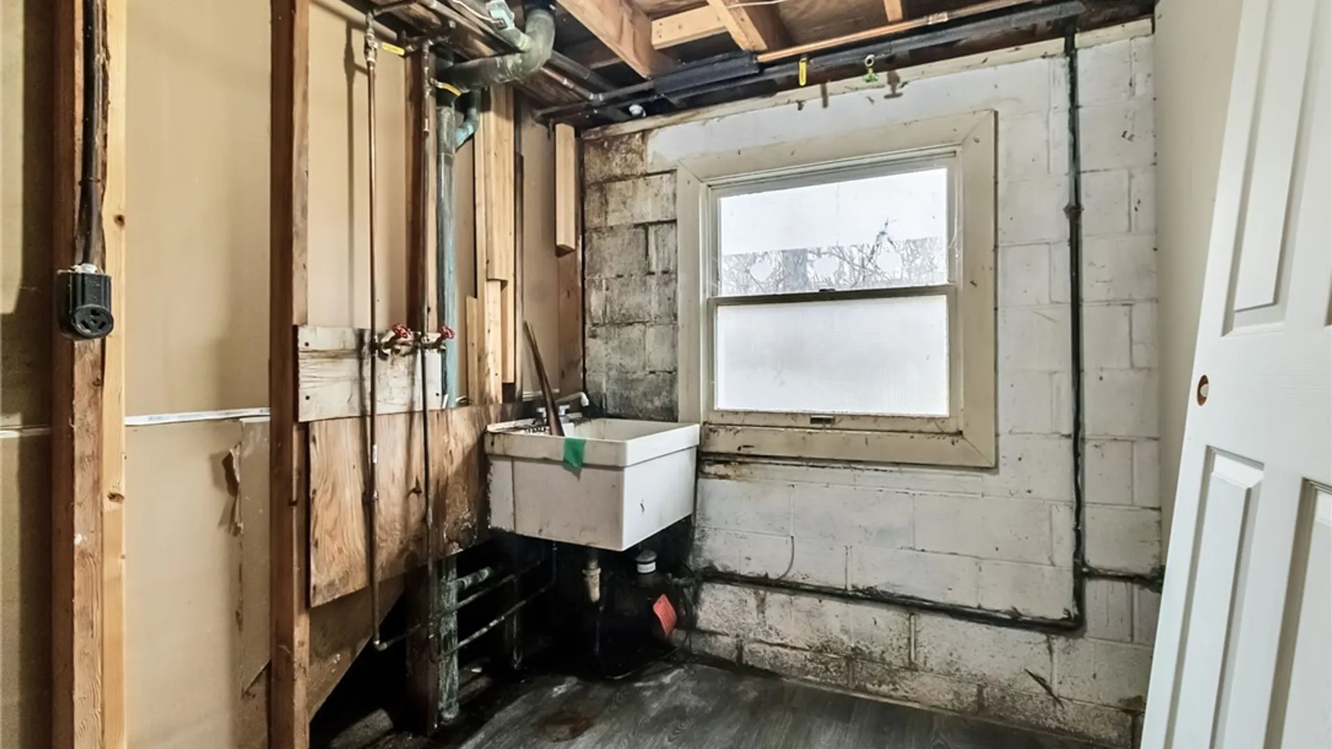 Property at 108 Toulon Drive, Cheektowaga, NY 14227 25